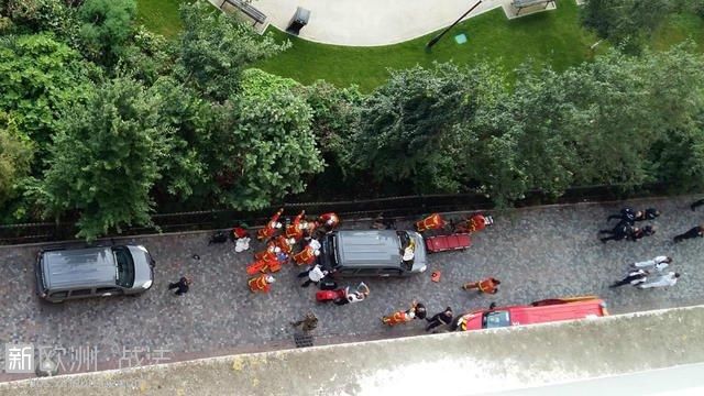 巴黎士兵遭车撞6人受伤不排除恐袭可能